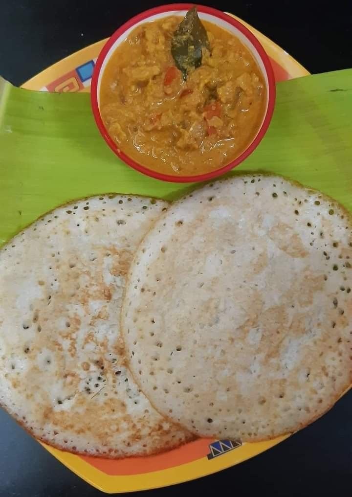 Kal Dosai(2 Nos) with Chetinad Chicken Gravy